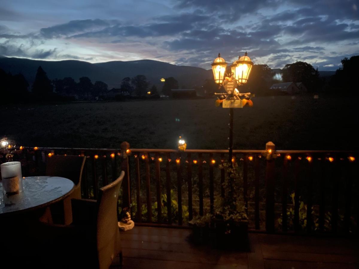 Honeycomb Lodge Доллар Экстерьер фото